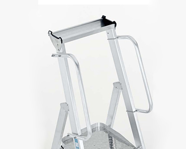 Z600-Flanged-stepladder-with-treads-large-platform-and-storage-surface-3NEW