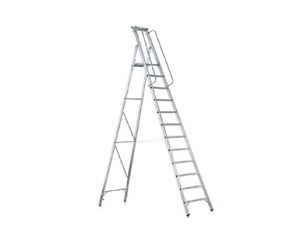 Z600-Flanged-stepladder-with-treads-large-platform-and-storage-surfaceNEW