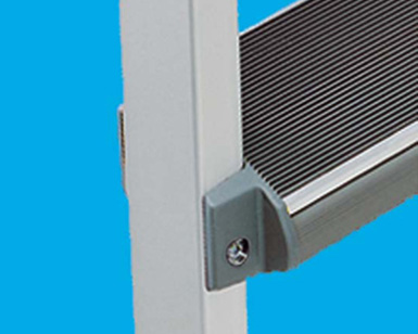 Z600-bolted-stepladder-with-treads-and-non-slip-rubber-coating-2-NEW-