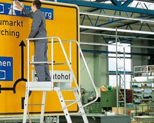 Z600-platform-ladder-mobile-single-sided-access-3-550x600