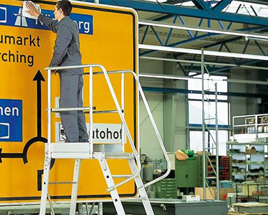 Z600-platform-ladder-mobile-single-sided-access-3-550x600